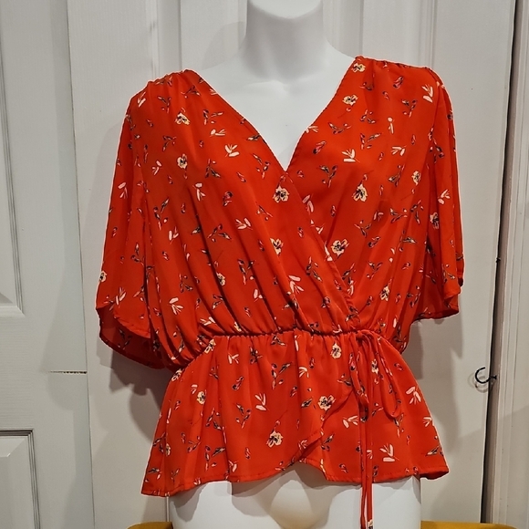 Astr The Label Tawnia Surplice Top Sz L NWT MSRP $68 - Picture 1 of 8